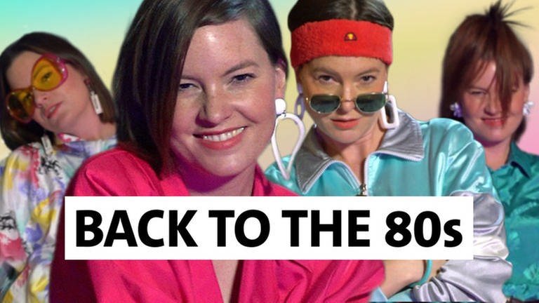 SWR1 Back to the 80s - eine junge Frau in 4 typischen Outfits der 80er Jahre: Aerobic Dress, mit großer gelbgefärbter Brille, im Jumpsuit und mit verstrubbelter Langhaar-Frisur
